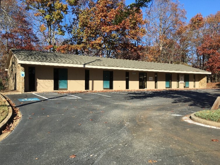 347-357 E Blackstock Rd, Spartanburg, SC for rent - Building Photo - Image 1 of 2