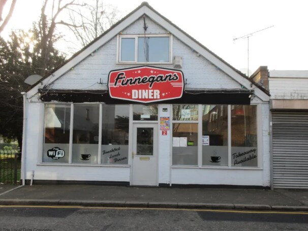 2 Manor Rd, Luton for sale Building Photo- Image 1 of 1