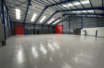 Halesfield 9, Telford to rent Interior Photo- Image 2 of 2