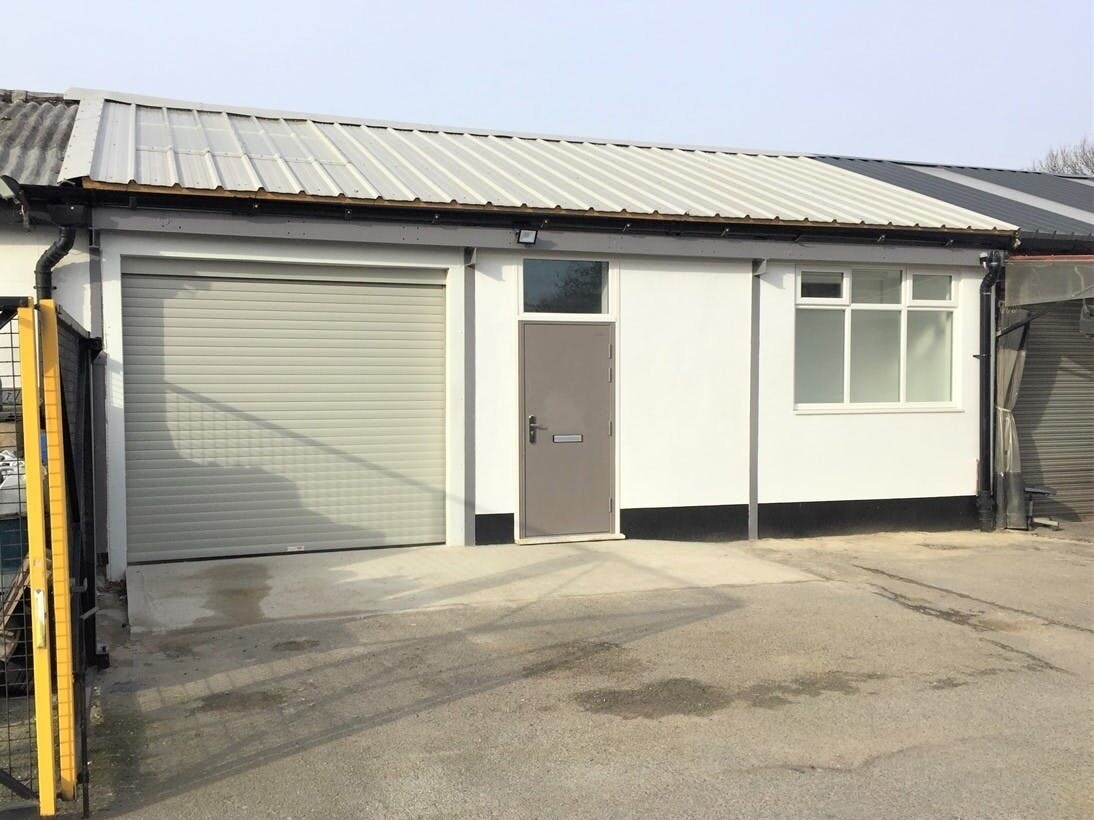 Transport Ave, Brentford to rent Building Photo- Image 1 of 26