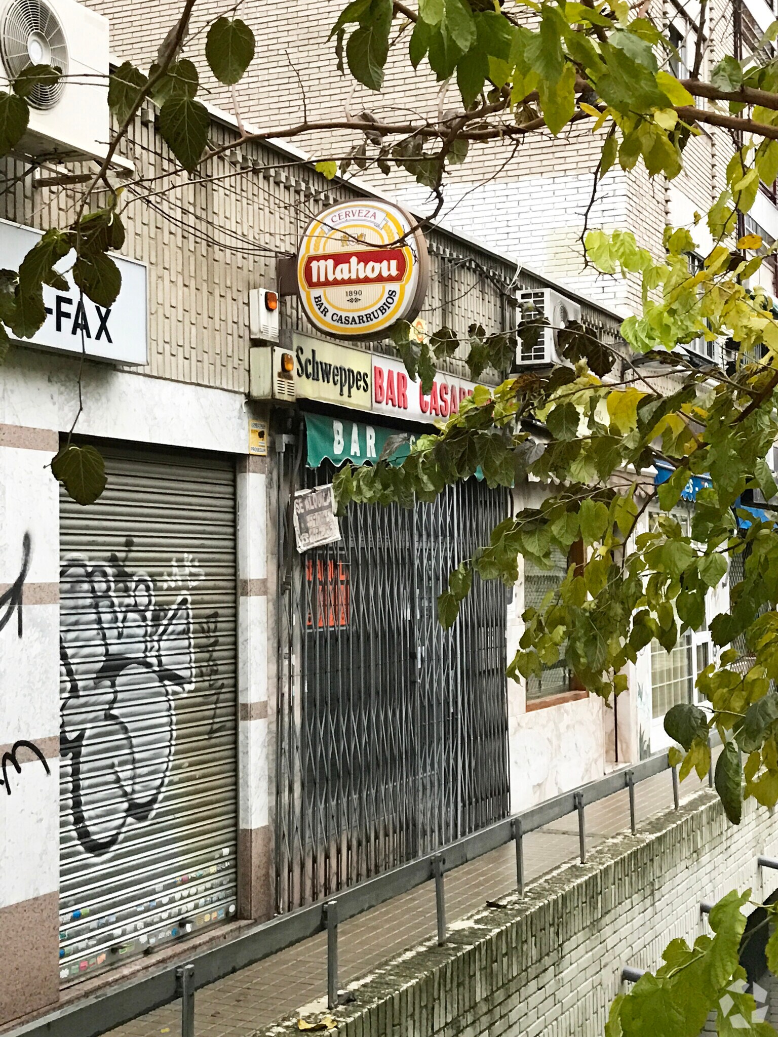 Retail in Madrid, Madrid to rent Interior Photo- Image 1 of 3