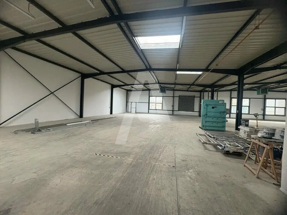 Light Industrial in Ivry-sur-Seine to rent Building Photo- Image 1 of 5