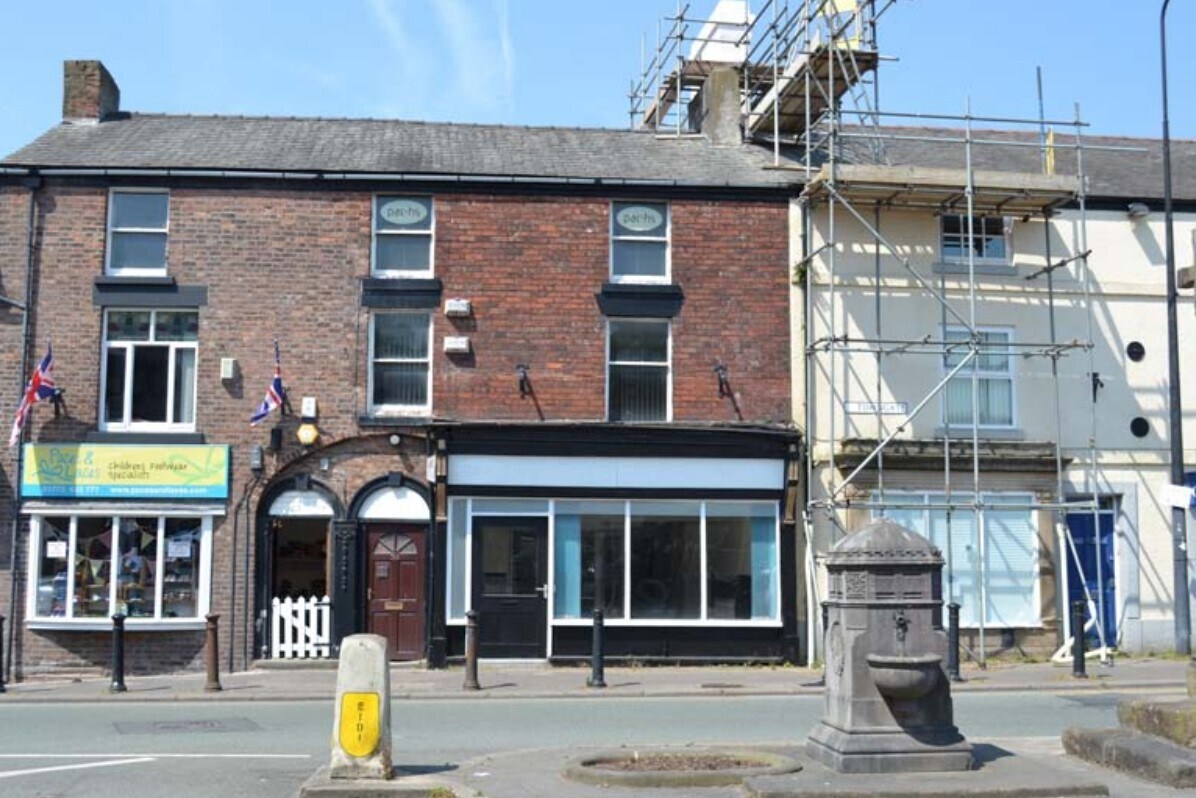 7 Towngate, Leyland for sale Primary Photo- Image 1 of 1