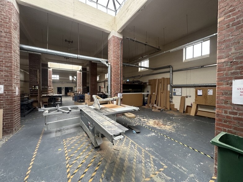 Back Ln, Shrewsbury for sale - Interior Photo - Image 2 of 5