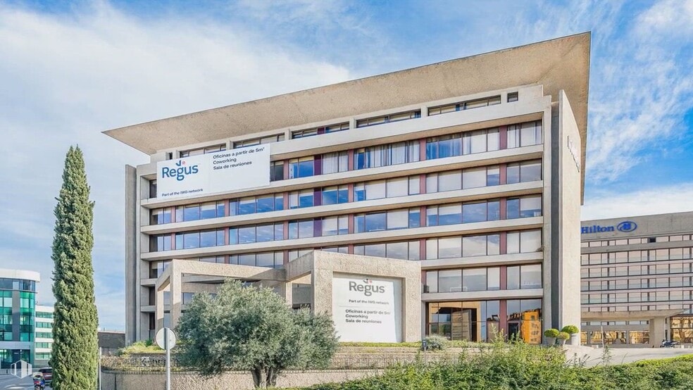 Avenida Hispanidad, 6, Madrid, Madrid to rent - Commercial Listing Video - Image 2 of 18