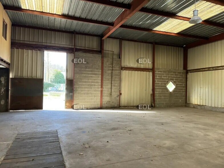 Light Industrial in Ennery to rent - Building Photo - Image 2 of 9