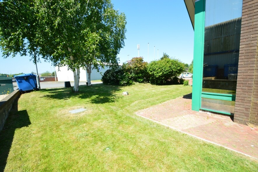 Oakwood Clos, Barnstaple to rent - Building Photo - Image 2 of 2