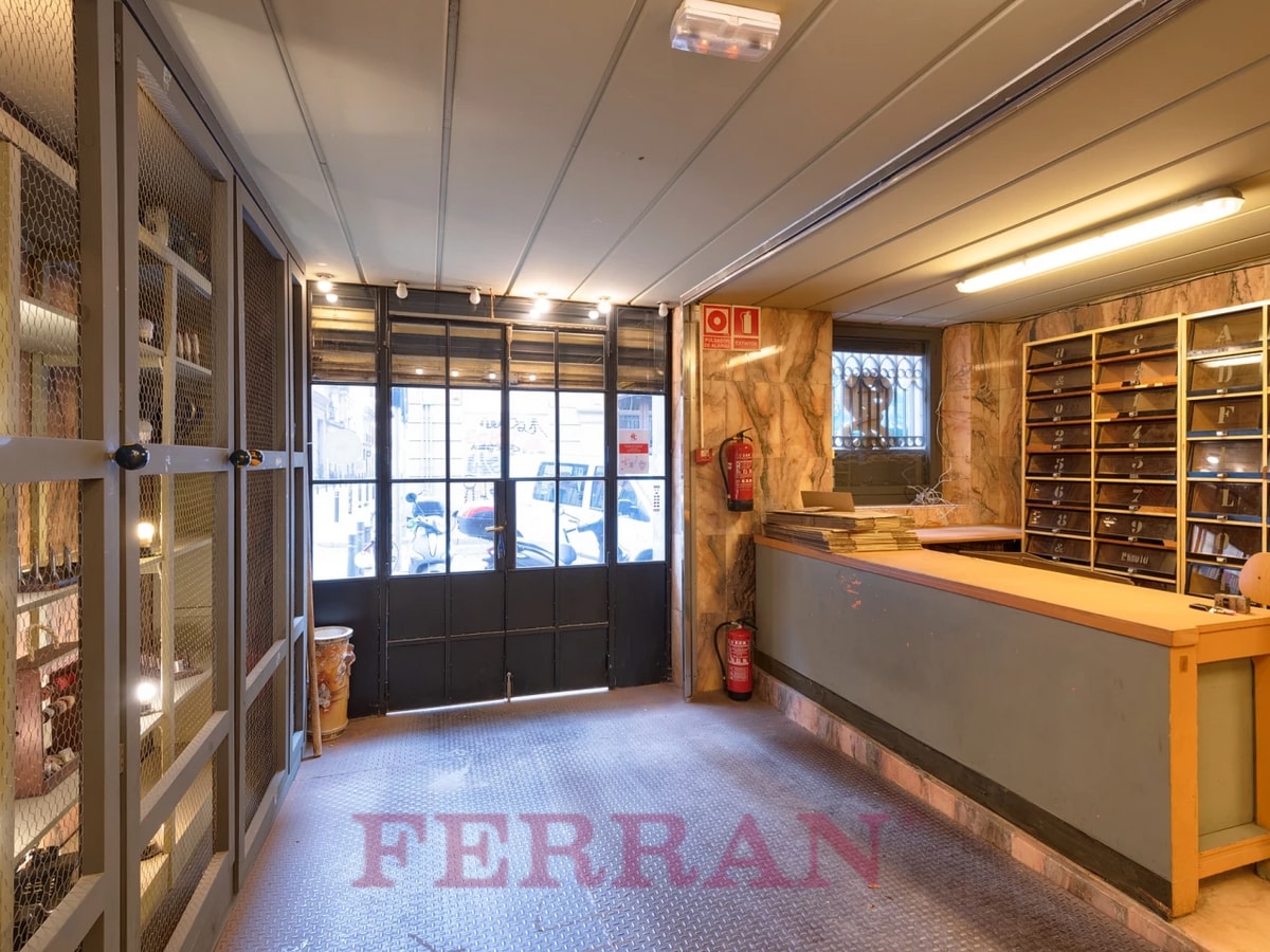 Barcelona, BAR 08003 - - - Floor Plan - Image 2 of 4