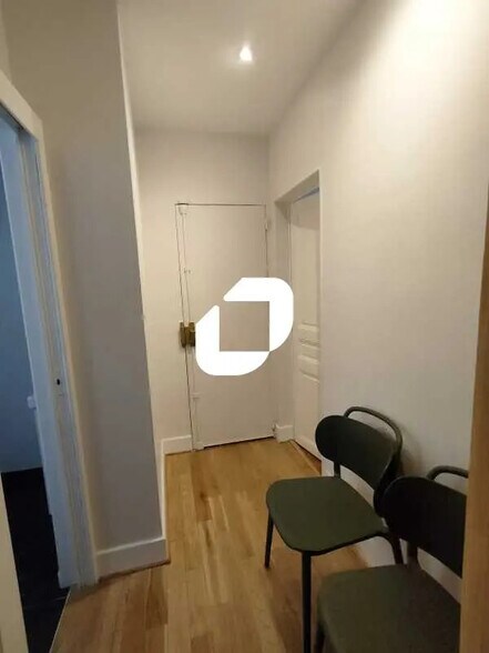 Office in Versailles to rent - Interior Photo - Image 3 of 8