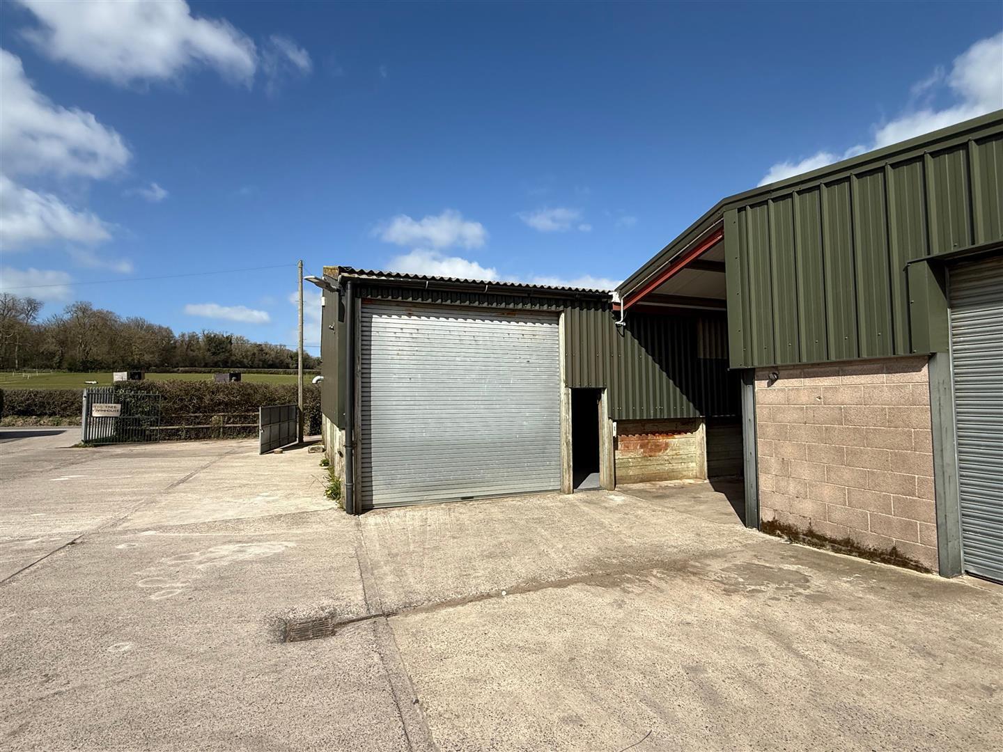 Sparrow Bush Cottages, Blandford Forum to rent Primary Photo- Image 1 of 6