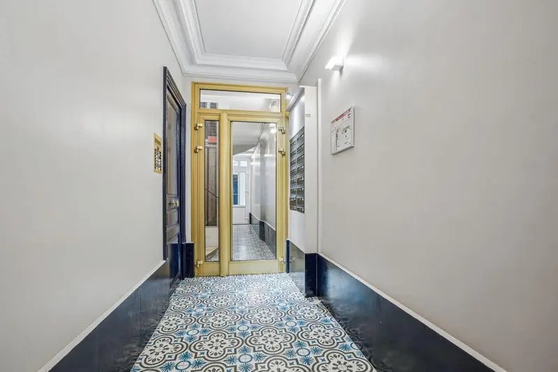 Retail in Paris for sale - Lobby - Image 3 of 19
