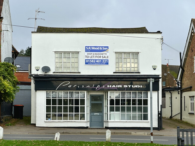 8 Market Sq, Toddington to rent - Building Photo - Image 1 of 1