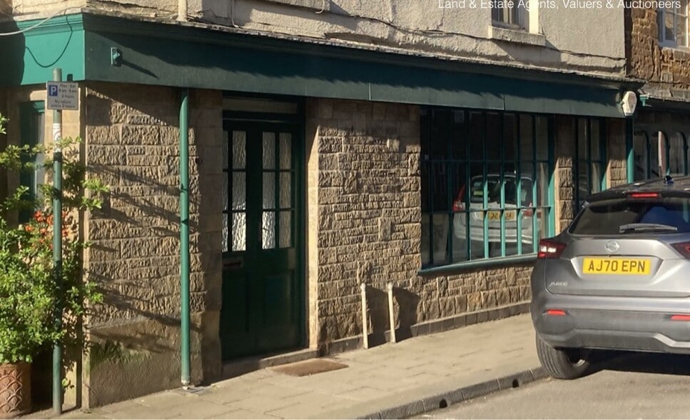 9 High St W, Oakham to rent - Building Photo - Image 1 of 1