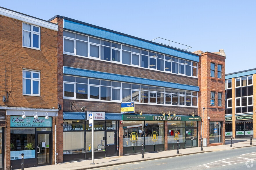 1-3 Cross St, Wakefield to rent - Building Photo - Image 3 of 3
