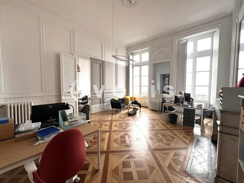 Office in Bordeaux to rent - Interior Photo - Image 2 of 5