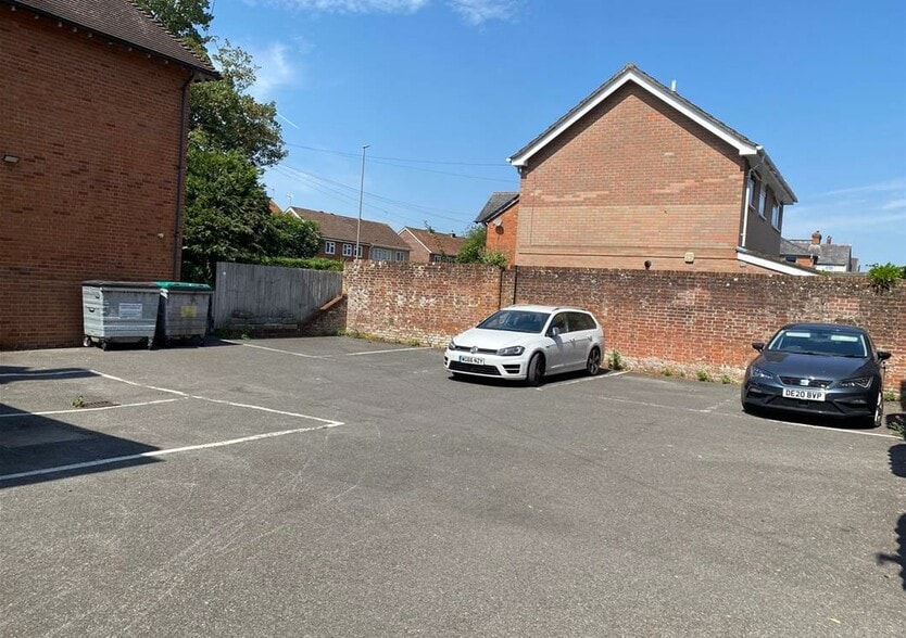 Salisbury Rd, Blandford Forum to rent - Building Photo - Image 2 of 10