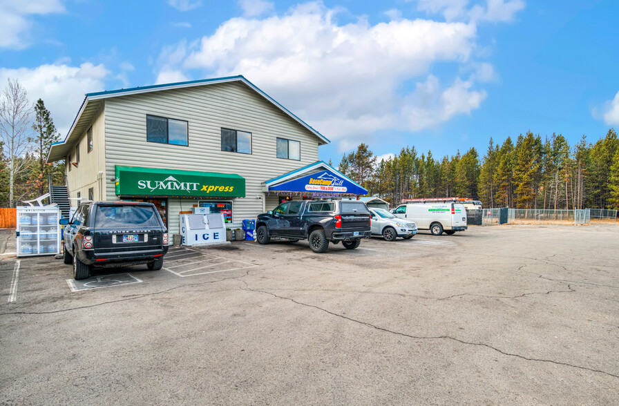 17355 Spring River Rd, Bend, OR for rent - Building Photo - Image 1 of 12