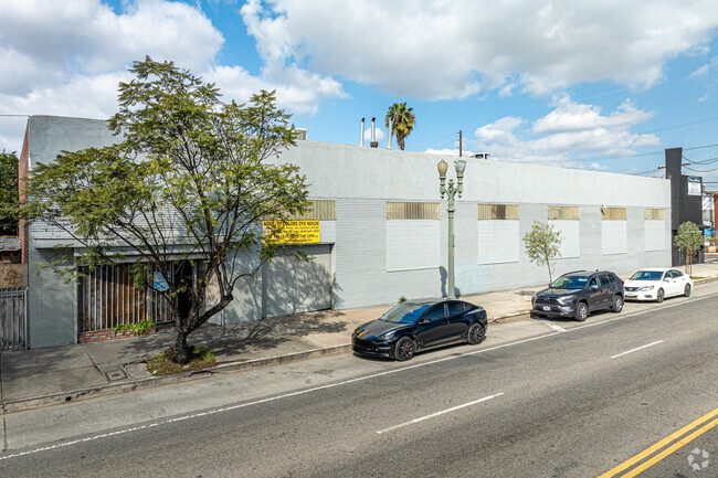 More details for 3201-3215 S Broadway, Los Angeles, CA - Industrial for Sale