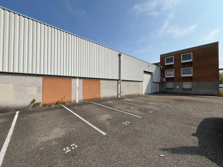 Light Industrial in Chassieu to rent - Building Photo - Image 3 of 12