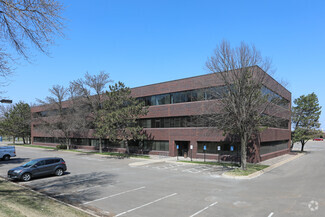 More details for 6 Pine Tree Dr, Arden Hills, MN - Office for Rent