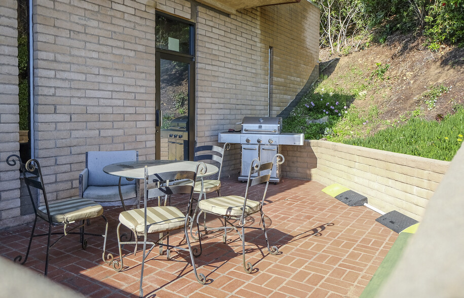 4860 Calle Real, Santa Barbara, CA for rent - Building Photo - Image 3 of 14