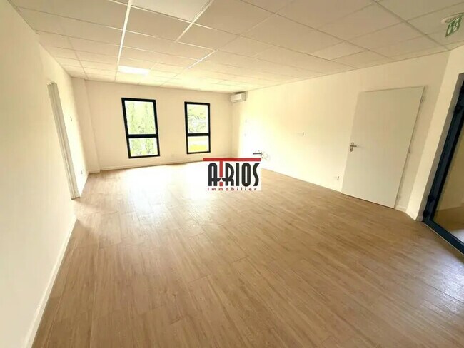 Location Bureaux 55 m²