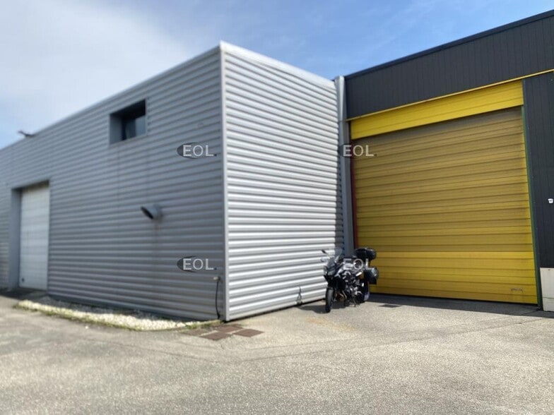 Industrial in Mornant to rent - Building Photo - Image 3 of 15