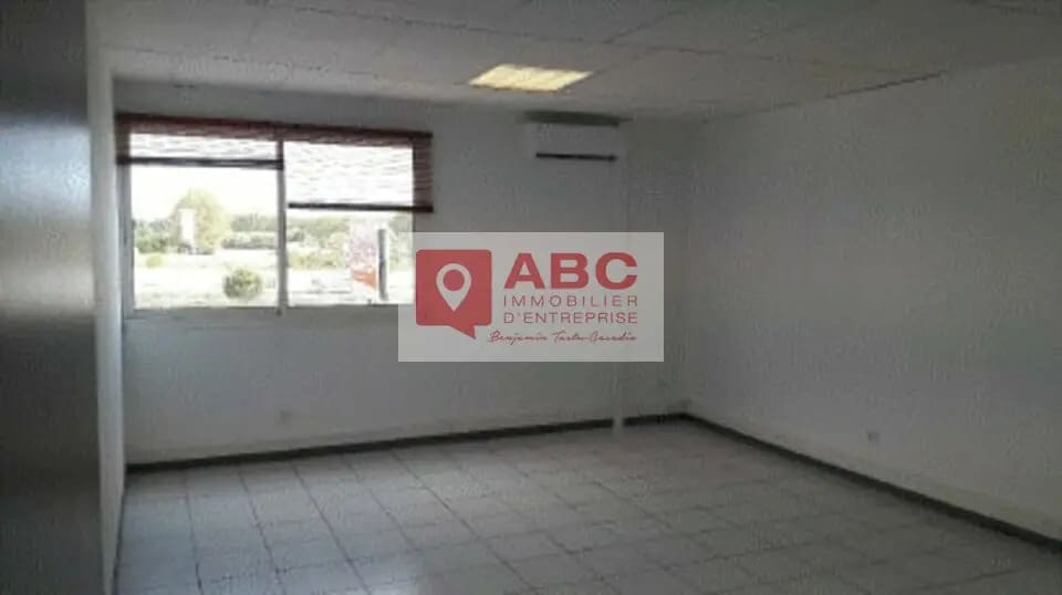 Location Bureaux 70 m² à 489 m² - Photo 1