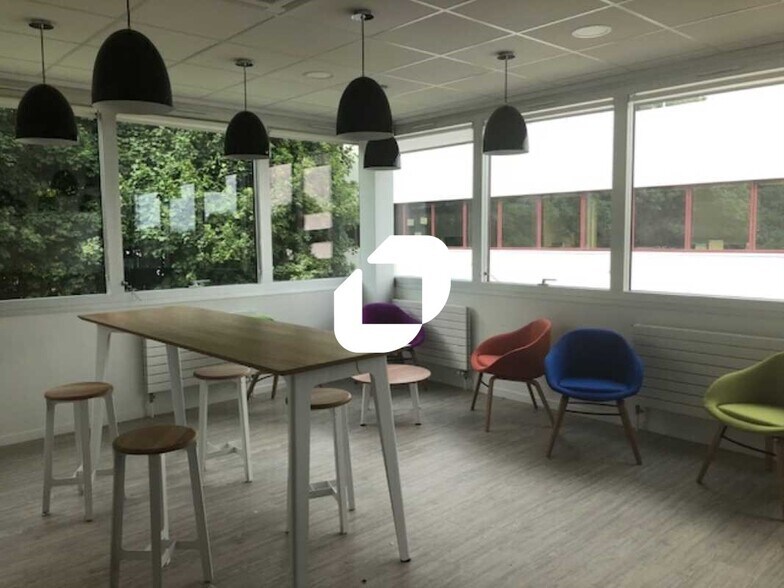 10 Avenue De L'Entreprise, Cergy to rent - Building Photo - Image 2 of 56