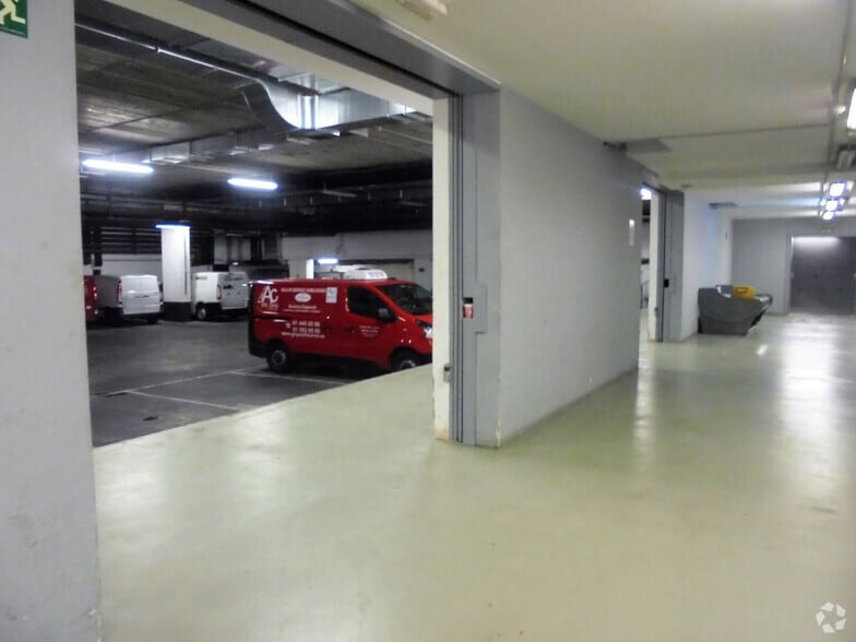 Calle de Barceló, 6, Madrid, Madrid to rent - Building Photo - Image 3 of 9