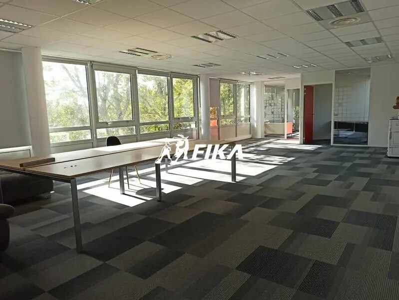 Office in Labège to rent Interior Photo- Image 1 of 8