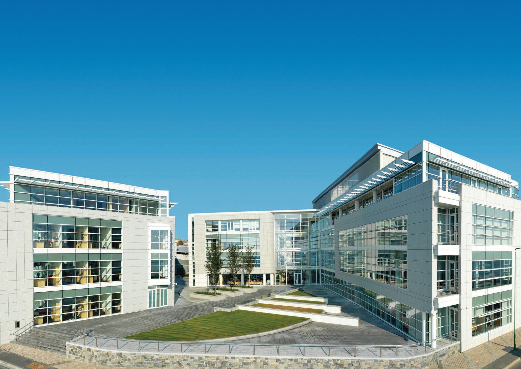 St. Georges Esplanade, Guernsey for sale Primary Photo- Image 1 of 1