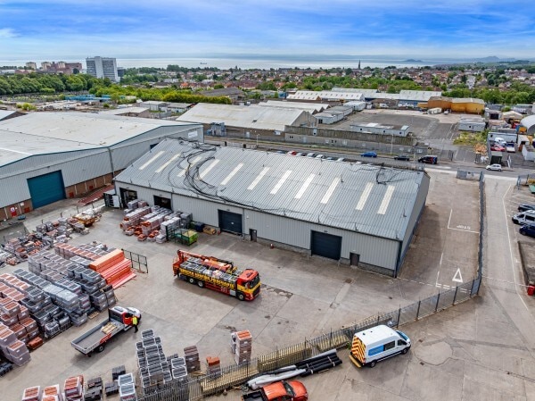 Hayfield Pl, Kirkcaldy to rent - Building Photo - Image 2 of 2