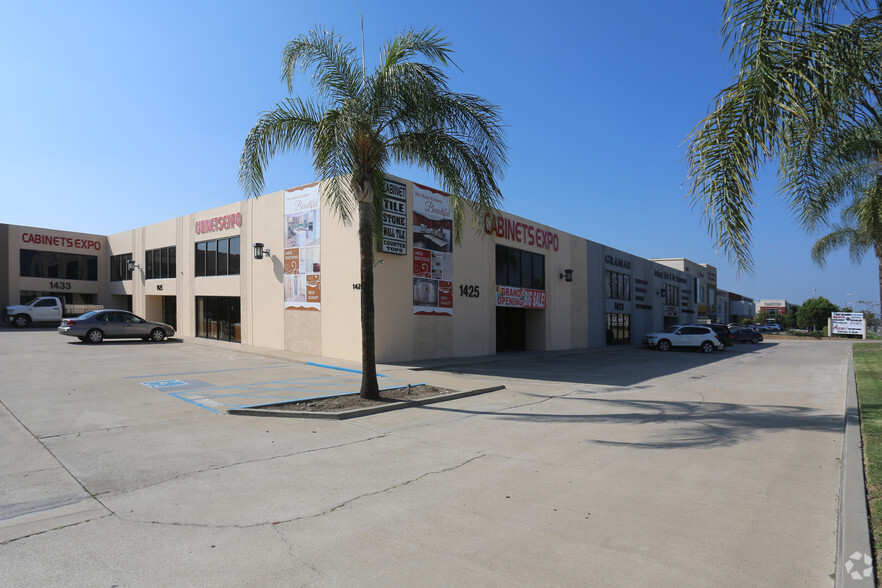 1423-1449 S State College Blvd, Anaheim, CA for rent - Building Photo - Image 3 of 9