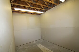 2031 Pleasant Valley Rd, Fairmont, WV to rent Interior Photo- Image 2 of 17