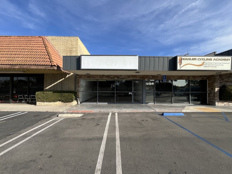 115-119 N Prospect Ave, Tustin, CA for rent - Building Photo - Image 1 of 5