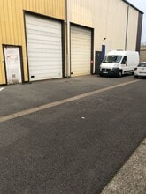 Light Industrial in Boissy-l'Aillerie to rent Building Photo- Image 2 of 9
