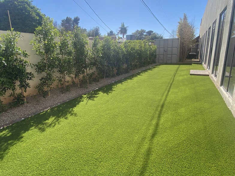 2701 E Osborn Rd, Phoenix, AZ to rent - Building Photo - Image 2 of 10