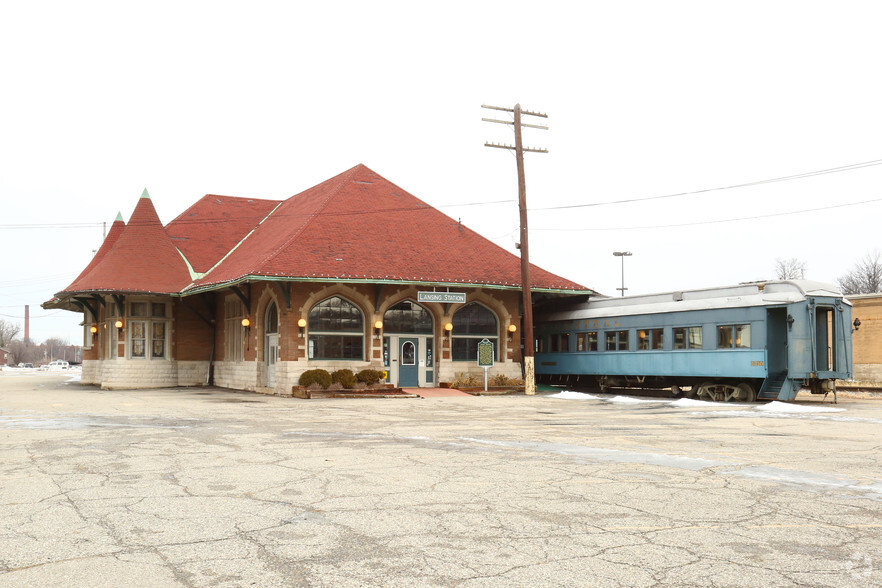 637 E Michigan Ave, Lansing, MI for sale - Primary Photo - Image 1 of 1