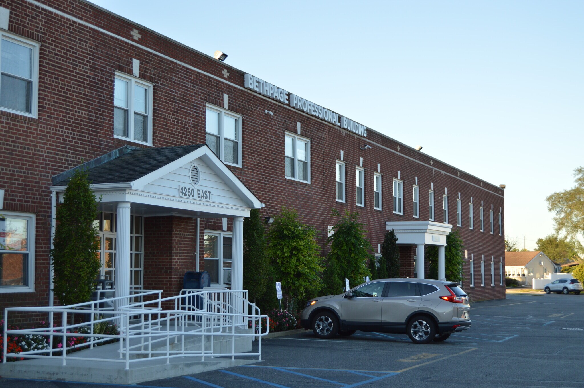 4230-4250 Hempstead Tpke, Bethpage, NY to rent Interior Photo- Image 1 of 3