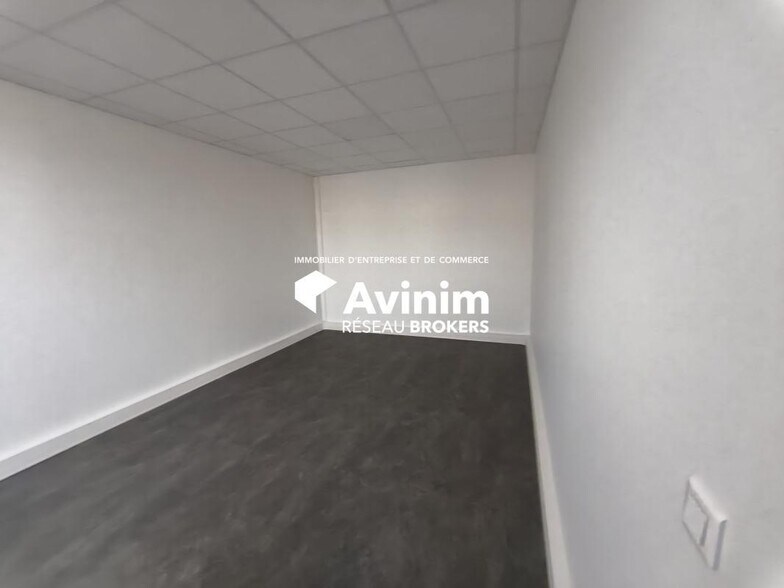 Light Industrial in Ivry-sur-Seine to rent - Interior Photo - Image 2 of 20
