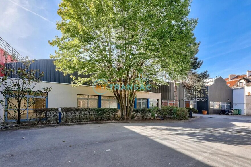 Light Industrial in Malakoff to rent - Building Photo - Image 2 of 20