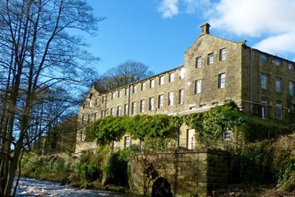 Mill Ln, Harrogate for rent Primary Photo- Image 1 of 3