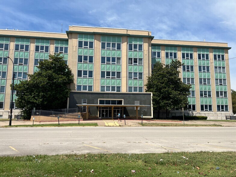 200 Arco Pl, Independence 67301 UK