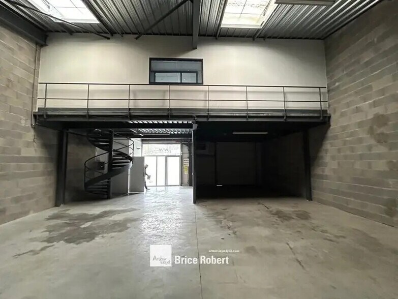 6 Chemin Des Gorges, Dardilly to rent - Interior Photo - Image 3 of 8