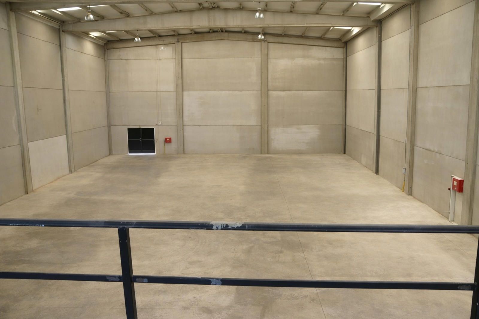 Industrial in San Fernando de Henares, Madrid to rent Primary Photo- Image 1 of 3