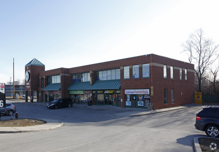 1900-1906 Dundas St E, Mississauga, ON for rent - Building Photo - Image 2 of 2