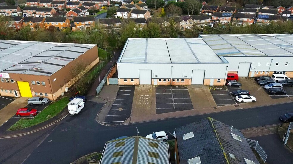 8 Hiron Way, Warwick to rent - Building Photo - Image 3 of 32