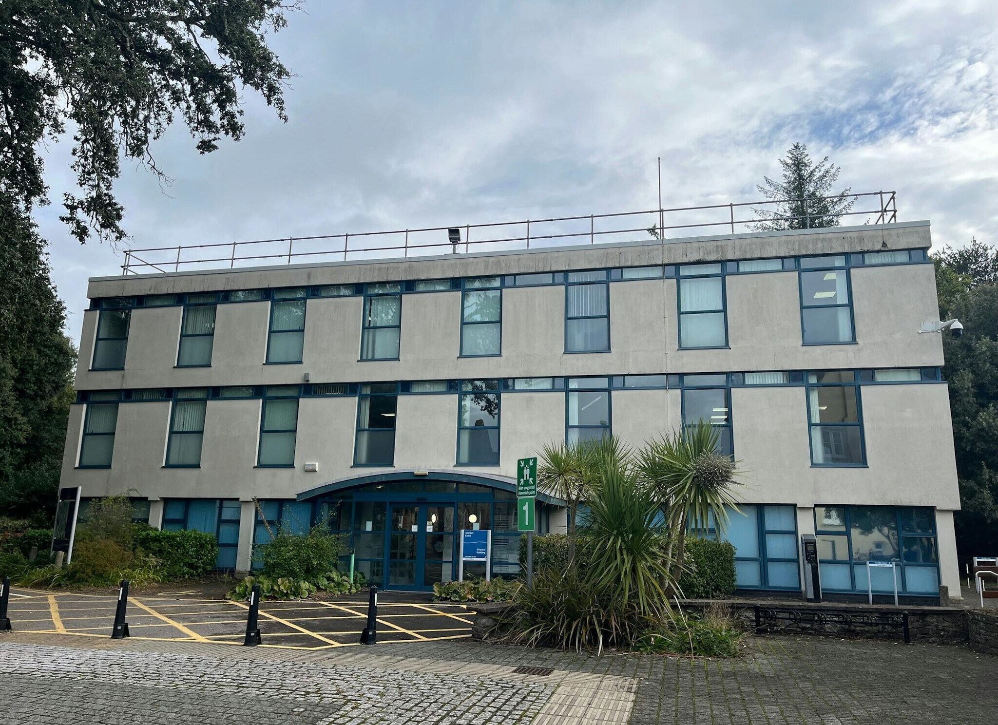 Brynmill Terrace, Sketty to rent Building Photo- Image 1 of 6