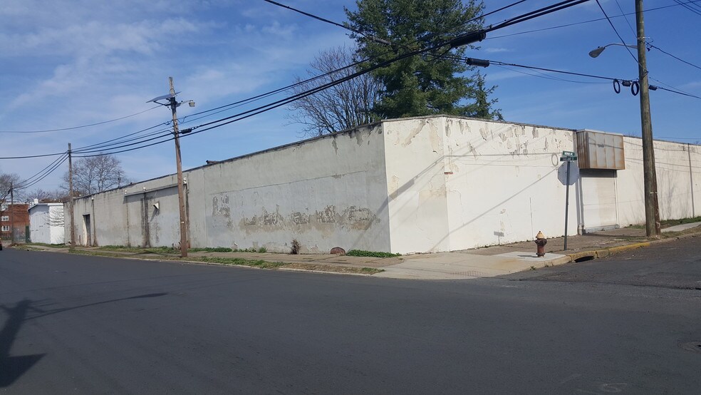 54-60 Oakland St, Trenton, NJ for sale - Building Photo - Image 1 of 8